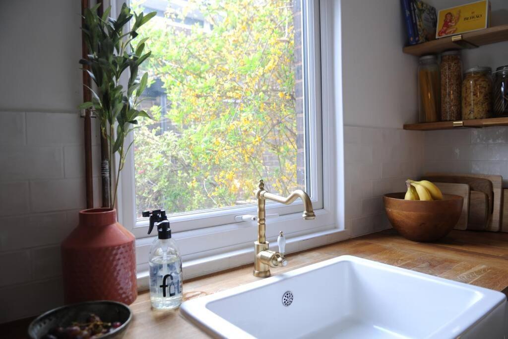 Light Filled Mid- Century 3 Bed Cottage In Dulwich Londres Exterior foto